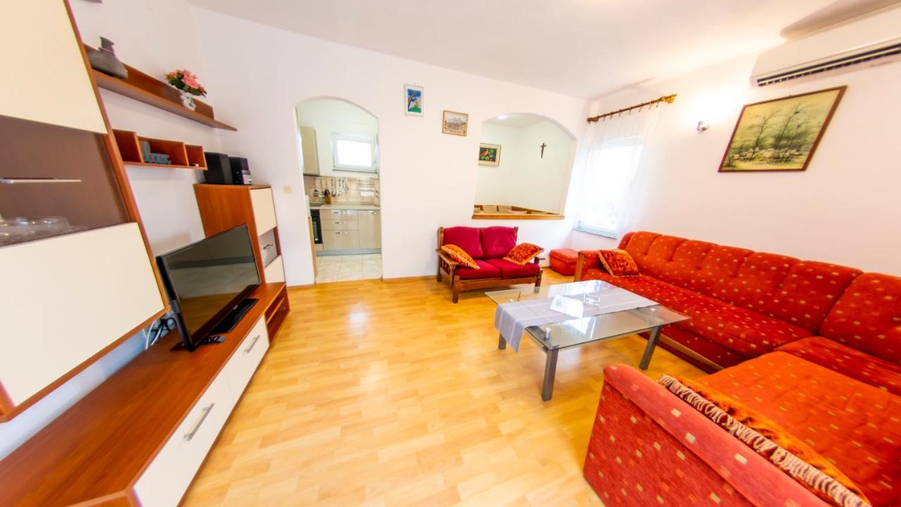 Planikovica Apartments Trogir Exterior photo
